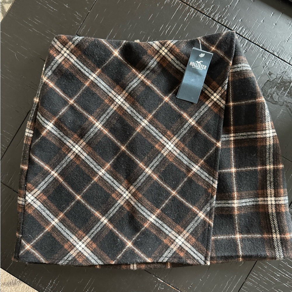 NWT HOLLISTER MINI SKIRT